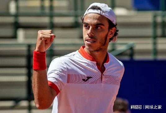 深与空间红 深与空间红